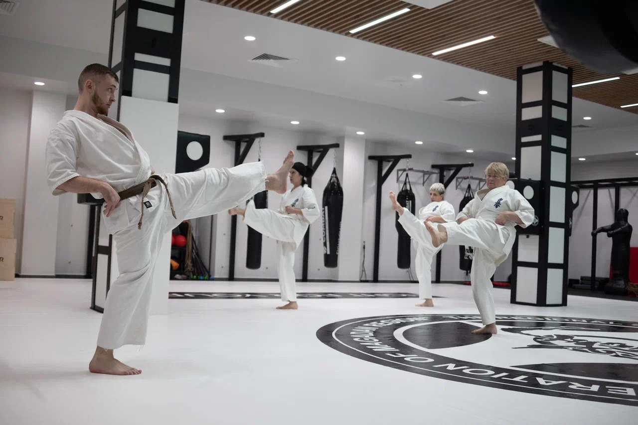 Пенсионеры бесплатно ходят в театр и занимаются борьбой в Магаданской области Пенсионеры бесплатно ходят в театр и занимаются борьбой в Магаданской области