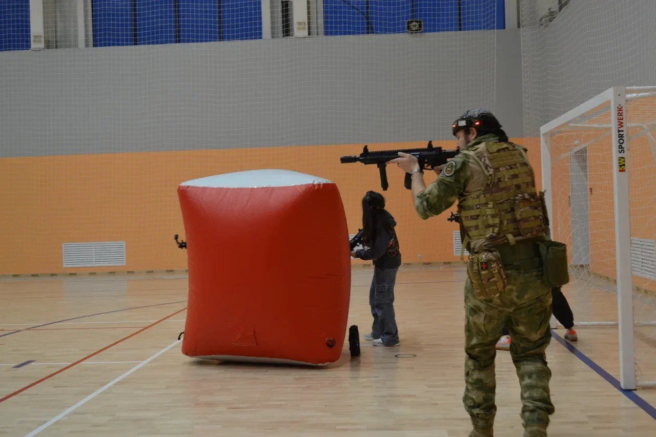 Трехдневный турнир по лазертагу прошел в Магадане Трехдневный турнир по лазертагу прошел в Магадане