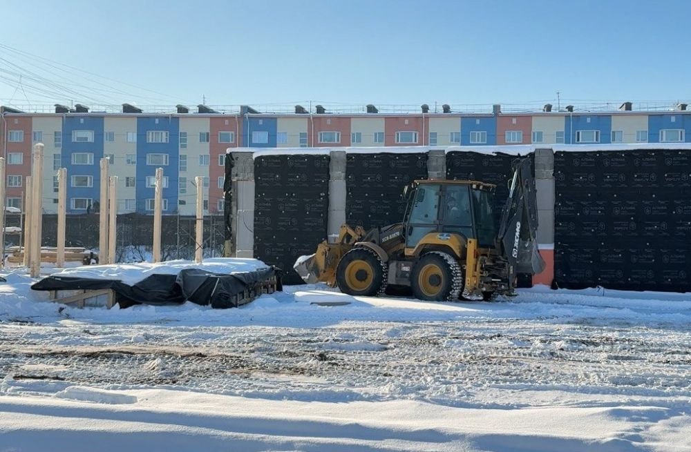 Гигантский QR-код отлили из бетона на площадки Магаданской Гигантский QR-код отлили из бетона на площадки Магаданской