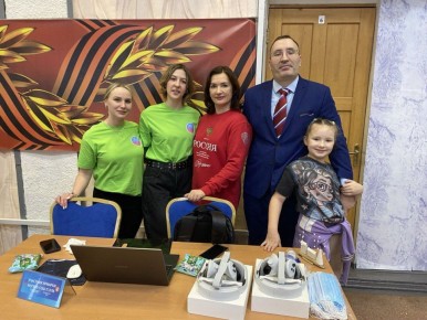 Благотворительная ярмарка "Своих не бросаем" и концерт, посвящённый Году защитника Отечества состоялись в окружном Центре п.Ола!