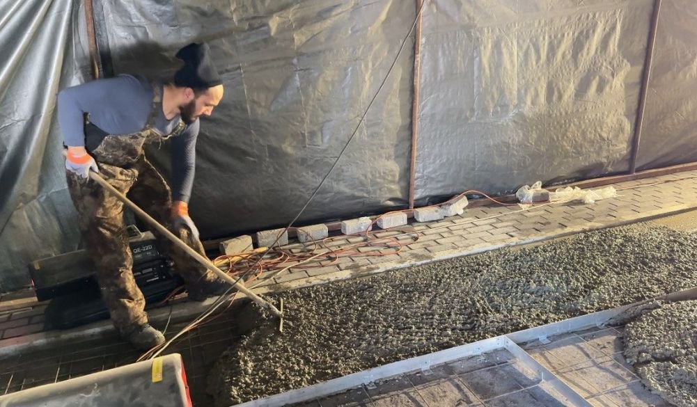 Гигантский QR-код отлили из бетона на площадки Магаданской Гигантский QR-код отлили из бетона на площадки Магаданской