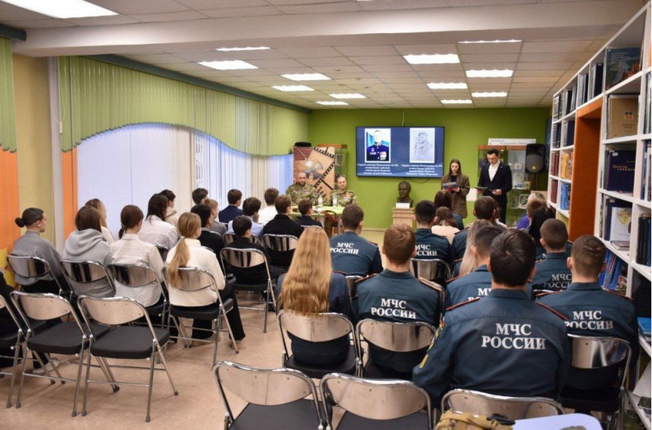 Герои СВО поделились своим жизненным опытом с магаданской молодежью Герои СВО поделились своим жизненным опытом с магаданской молодежью