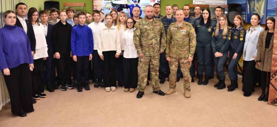 Герои СВО поделились своим жизненным опытом с магаданской молодежью Герои СВО поделились своим жизненным опытом с магаданской молодежью