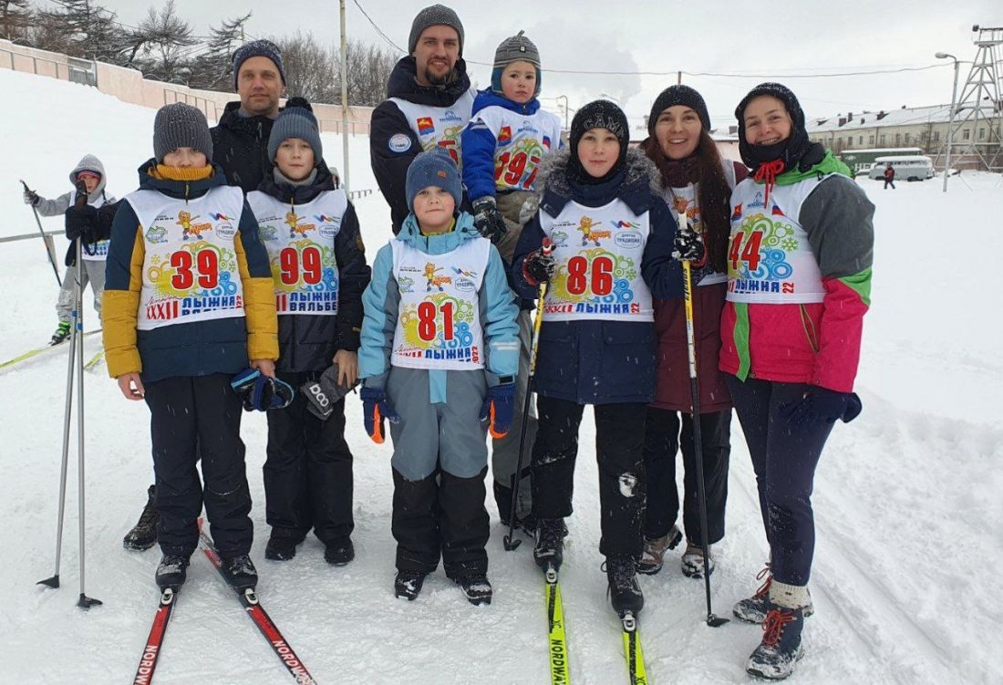 Семейные соревнования лыжников провели в Магадане Семейные соревнования лыжников провели в Магадане