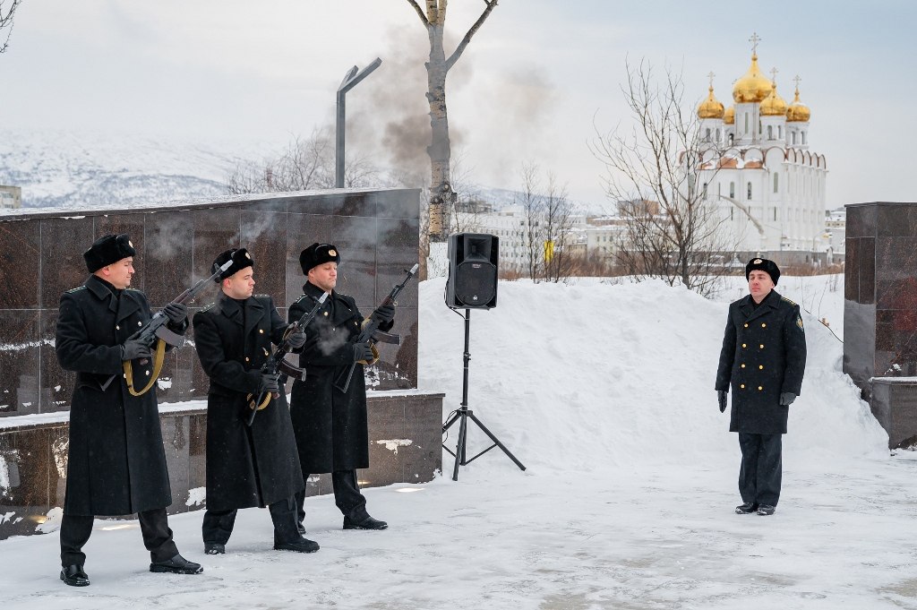 Сегодня, 9 декабря в Магадане, как и во всей России, вспоминают Героев Отечества Сегодня, 9 декабря в Магадане, как и во всей России, вспоминают Героев Отечества