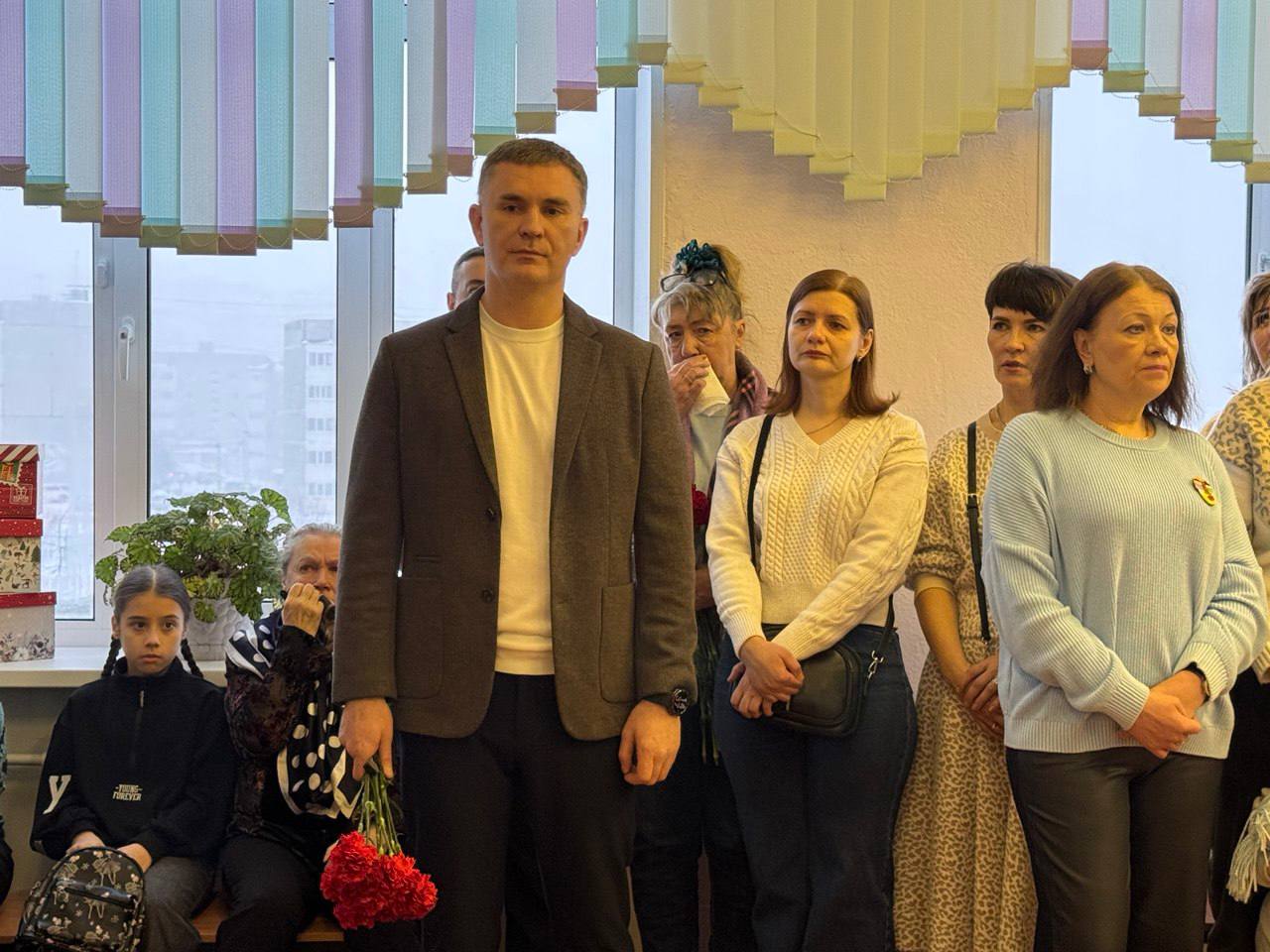 СВО и Герои. Помним!Чтим!Гордимся!: в 21 школе города Магадана почтили память выпускников школы, погибших в зоне специальной военной операции СВО и Герои. Помним!Чтим!Гордимся!: в 21 школе города Магадана почтили память выпускников школы, погибших в зоне специальной военной операции