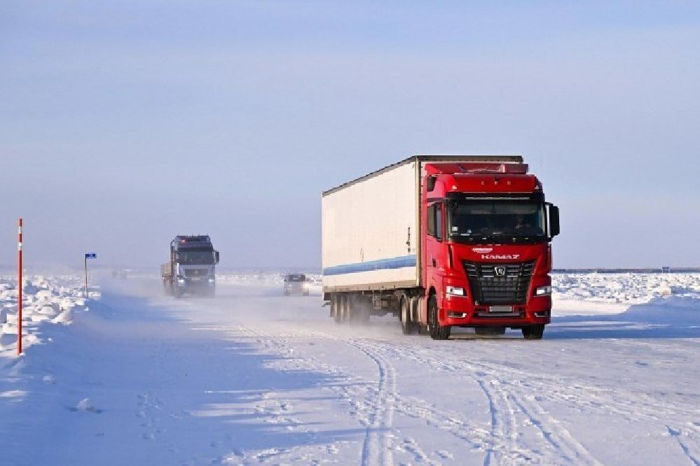 Специалисты раньше срока довели зимник до обогатительной фабрики Кубака на Колыме