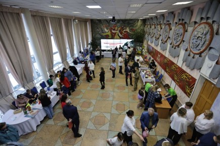 Ольский округ завершил Год защитника Отечества большим благотворительным концертом и ярмаркой в поддержку участников СВО