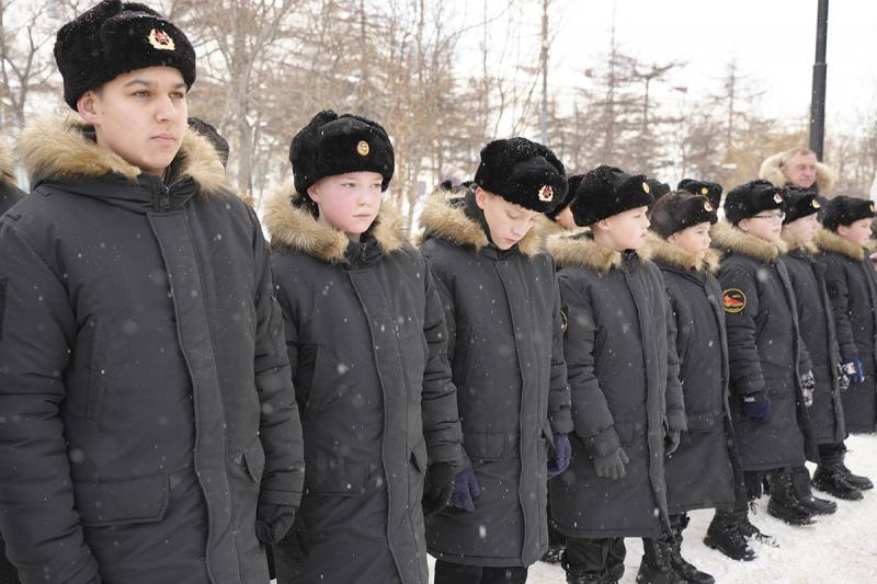 В Магадане полицейские и общественники почтили память воинов, погибших в локальных конфликтах В Магадане полицейские и общественники почтили память воинов, погибших в локальных конфликтах