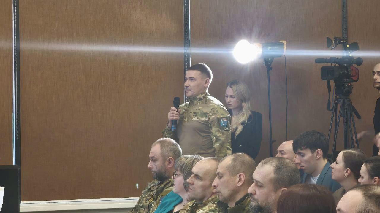 Журналисты, активисты, молодёжь, учителя, врачи, представители профсоюзных и некоммерческих организаций собрались для общения с губернатором Магаданской области Сергеем Носовым по итогам уходящего 2025 года Журналисты, активисты, молодёжь, учителя, врачи, представители профсоюзных и некоммерческих организаций собрались для общения с губернатором Магаданской области Сергеем Носовым по итогам уходящего 2025 года