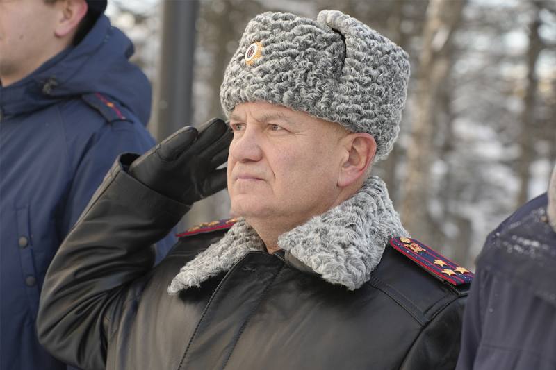 В Магадане полицейские и общественники почтили память воинов, погибших в локальных конфликтах В Магадане полицейские и общественники почтили память воинов, погибших в локальных конфликтах