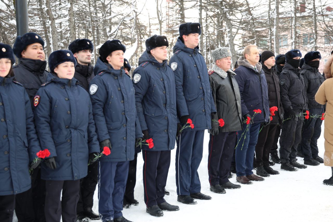Магаданцы почтили память погибших в вооруженном конфликте на Кавказе Магаданцы почтили память погибших в вооруженном конфликте на Кавказе