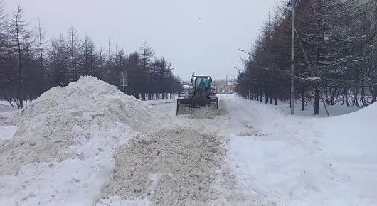 Лариса Поликанова: Порядка 70 единиц спецтехники ГЭЛУД и КЗХ ликвидируют последствия циклона в Магадане