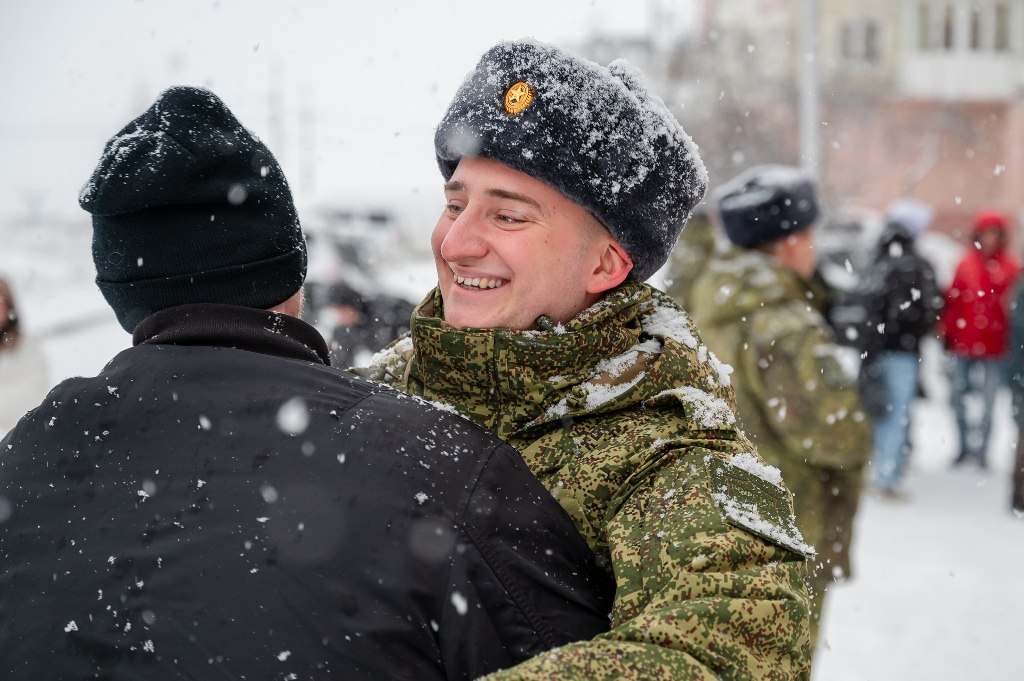 В центре «Подвиг» состоялась торжественная церемония проводов в армию магаданских призывников В центре «Подвиг» состоялась торжественная церемония проводов в армию магаданских призывников