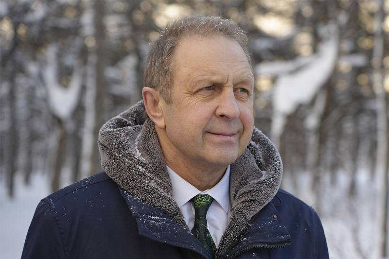 В Магадане полицейские и общественники почтили память воинов, погибших в локальных конфликтах В Магадане полицейские и общественники почтили память воинов, погибших в локальных конфликтах