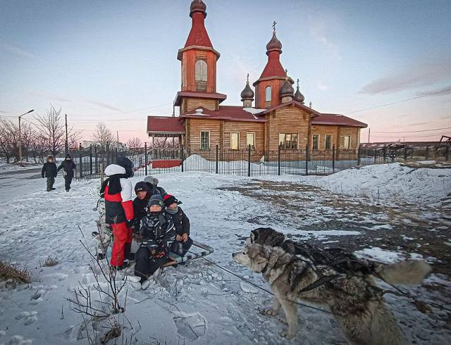 Юрий Гришан: Во время своей командировки в Эвенск я познакомился с замечательным человеком Отцом Андреем - человеком искренне преданному служению Богу на далекой земле Юрий Гришан: Во время своей командировки в Эвенск я познакомился с замечательным человеком Отцом Андреем - человеком искренне преданному служению Богу на далекой земле
