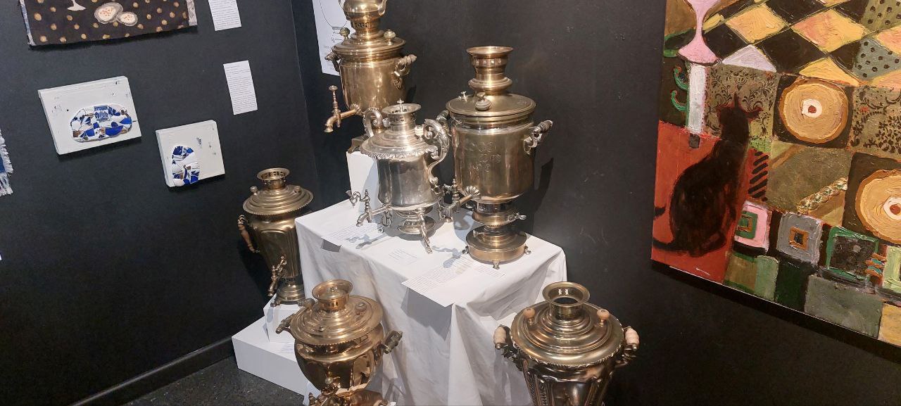 Необычная чайная выставка открылась в колымской «Рынде» Необычная чайная выставка открылась в колымской «Рынде»