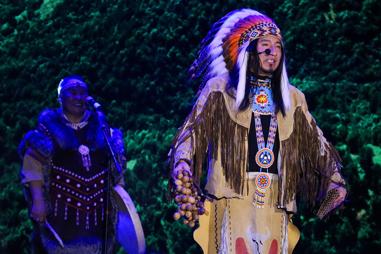 13 декабря состоялся концерт «Мы – люди мира», посвященный 45-летию Ансамбля песни и танца народов Севера «Энэр», который за свою славную историю стал настоящей визитной карточкой Магаданской области, нашей гордостью и... 13 декабря состоялся концерт «Мы – люди мира», посвященный 45-летию Ансамбля песни и танца народов Севера «Энэр», который за свою славную историю стал настоящей визитной карточкой Магаданской области, нашей гордостью и...