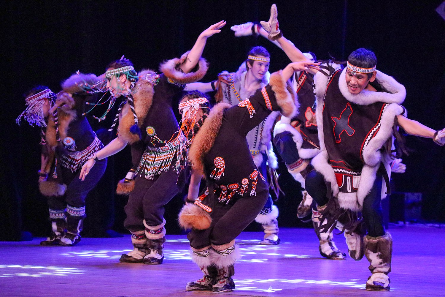 13 декабря состоялся концерт «Мы – люди мира», посвященный 45-летию Ансамбля песни и танца народов Севера «Энэр», который за свою славную историю стал настоящей визитной карточкой Магаданской области, нашей гордостью и... 13 декабря состоялся концерт «Мы – люди мира», посвященный 45-летию Ансамбля песни и танца народов Севера «Энэр», который за свою славную историю стал настоящей визитной карточкой Магаданской области, нашей гордостью и...