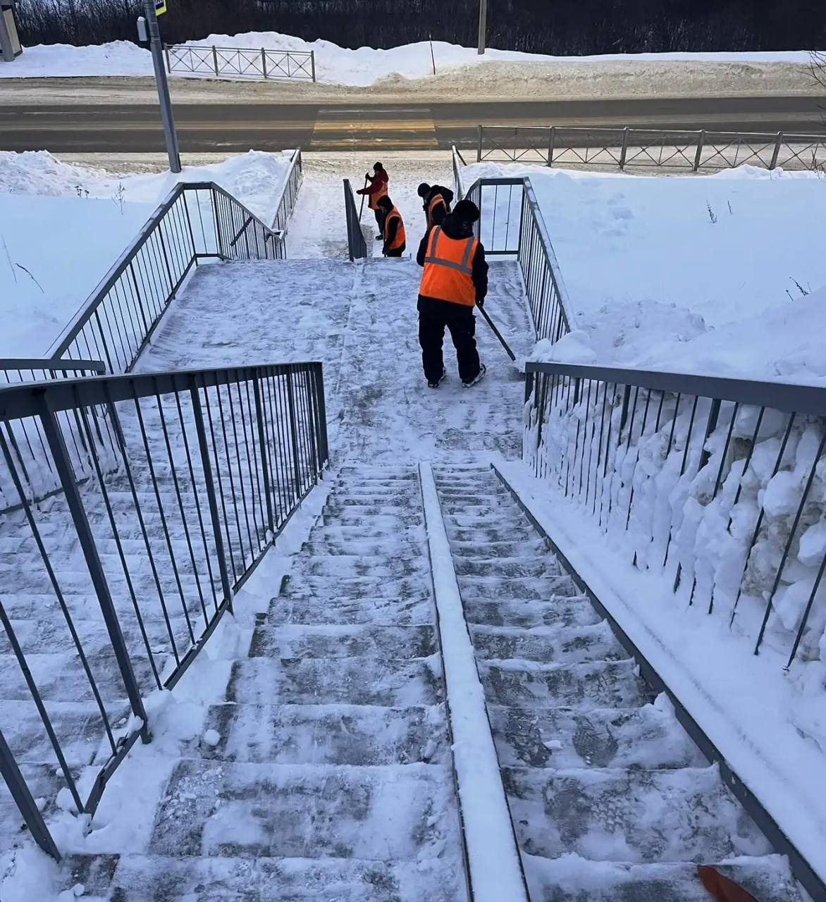 Лариса Поликанова: Подрядчик усилил работу по расчистке микрорайонов Лариса Поликанова: Подрядчик усилил работу по расчистке микрорайонов
