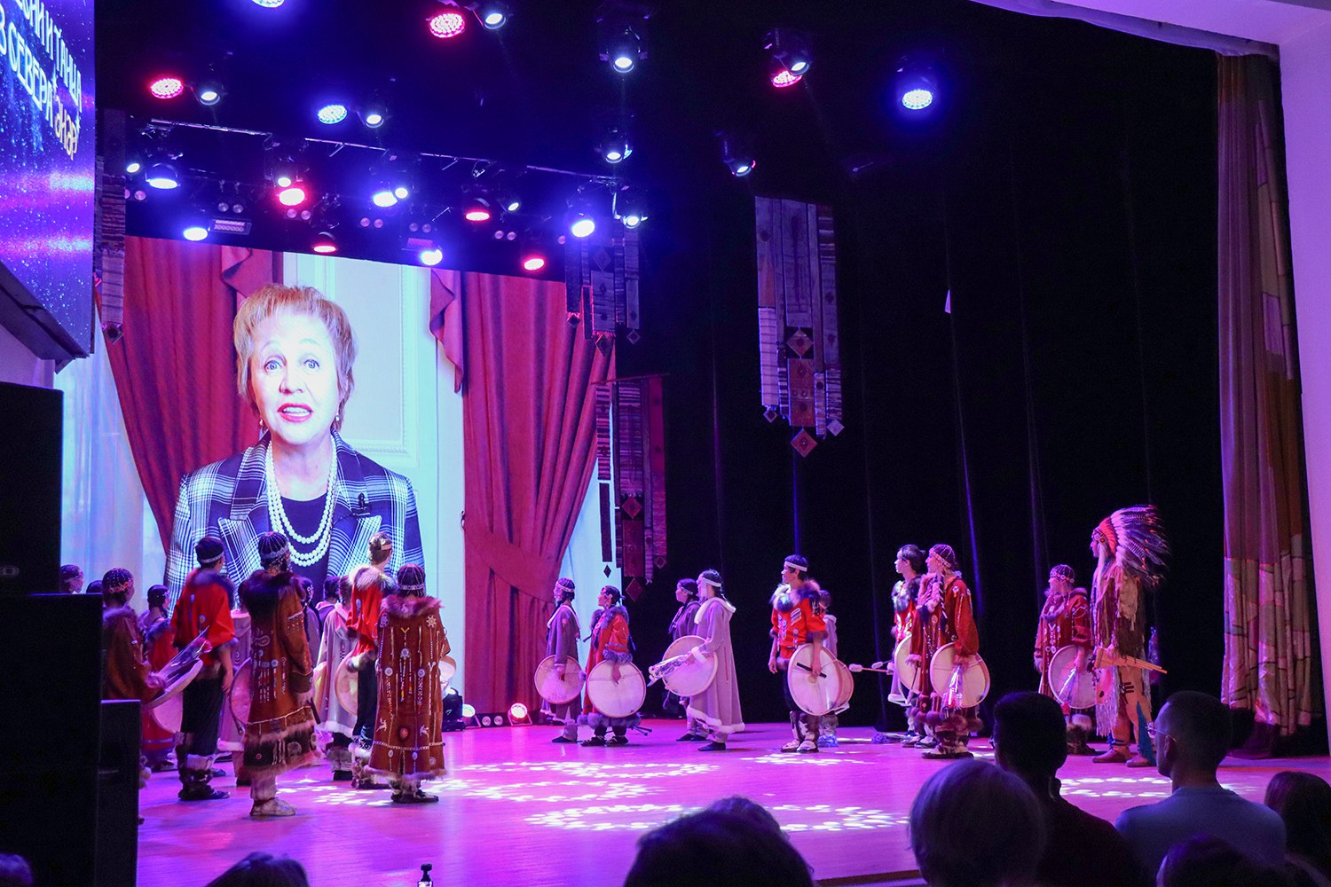 13 декабря состоялся концерт «Мы – люди мира», посвященный 45-летию Ансамбля песни и танца народов Севера «Энэр», который за свою славную историю стал настоящей визитной карточкой Магаданской области, нашей гордостью и... 13 декабря состоялся концерт «Мы – люди мира», посвященный 45-летию Ансамбля песни и танца народов Севера «Энэр», который за свою славную историю стал настоящей визитной карточкой Магаданской области, нашей гордостью и...