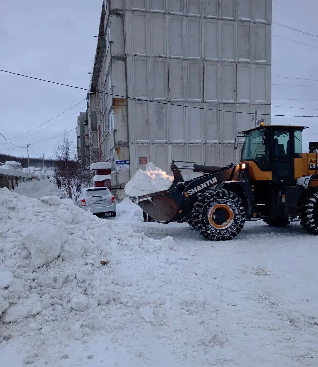 Лариса Поликанова: Подрядчик усилил работу по расчистке микрорайонов Лариса Поликанова: Подрядчик усилил работу по расчистке микрорайонов