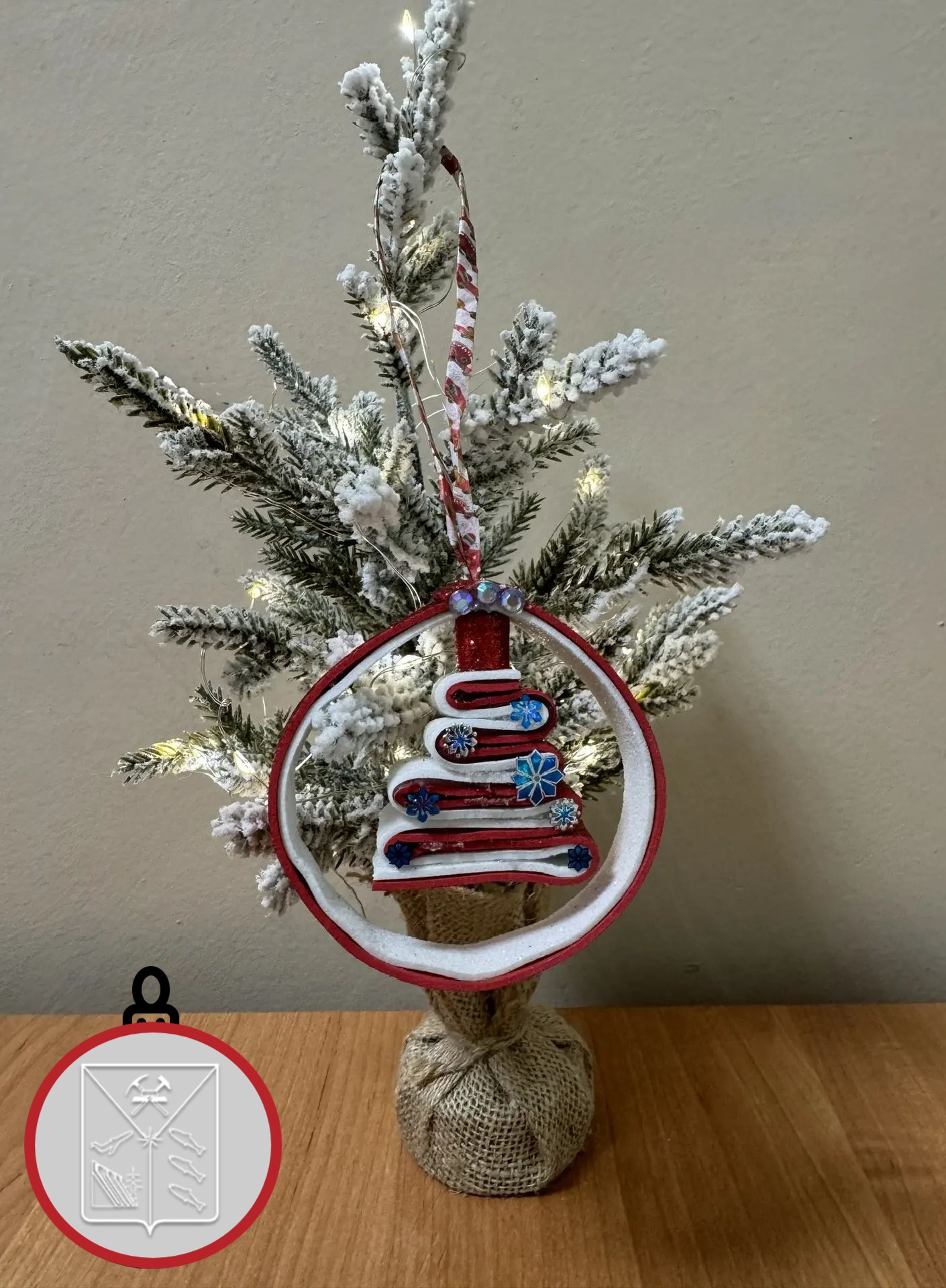 Друзья, рады поделиться с вами новой работой, поступившей в нашу Новогоднюю мастерскую!