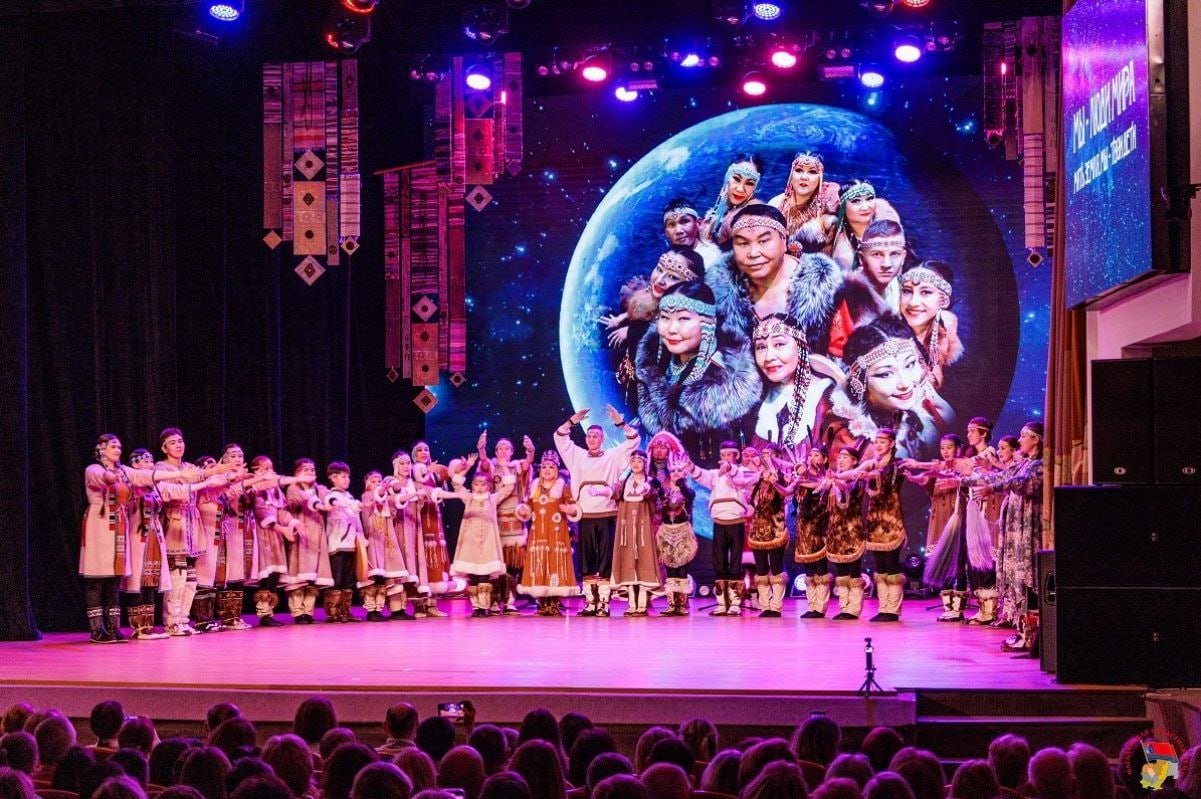 Неповторимыми концертами отметили 45-летие ансамбля «Энэр» в Магадане Неповторимыми концертами отметили 45-летие ансамбля «Энэр» в Магадане