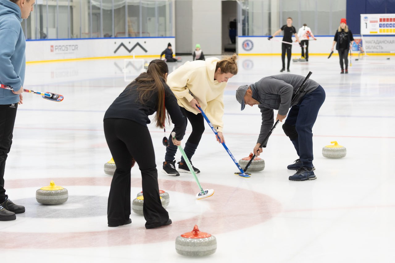 Чемпионат Магаданской области по керлингу прошел в «Президентском» Чемпионат Магаданской области по керлингу прошел в «Президентском»