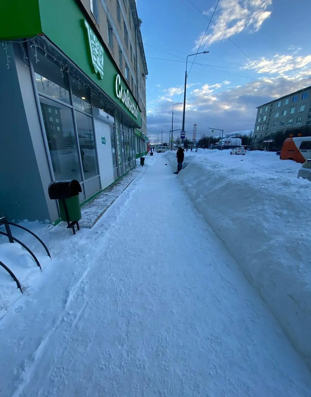 Лариса Поликанова: Очередной циклон проверяет нас на прочность — снегопады не утихают Лариса Поликанова: Очередной циклон проверяет нас на прочность — снегопады не утихают