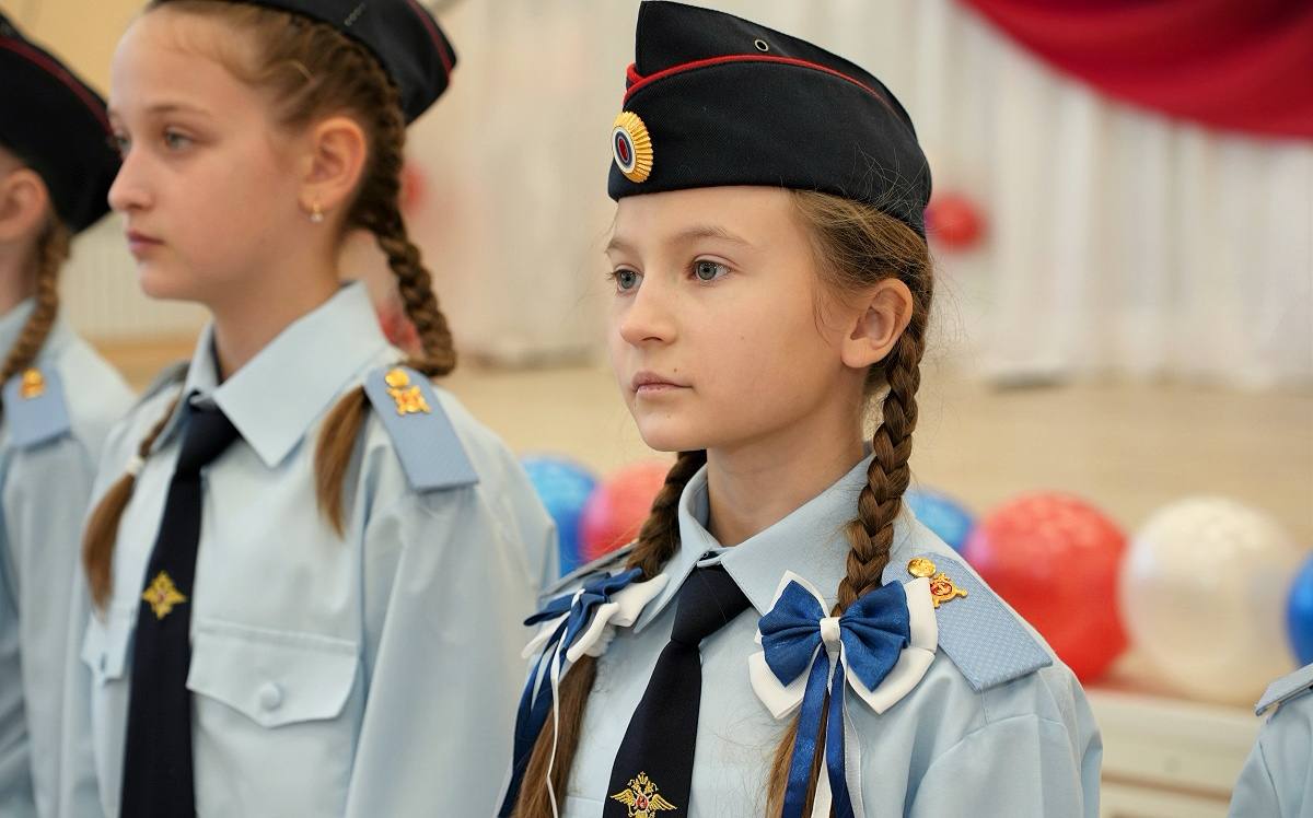 В Магаданской области состоялась тожественная церемония посвящения в кадеты учащихся полицейского класса В Магаданской области состоялась тожественная церемония посвящения в кадеты учащихся полицейского класса