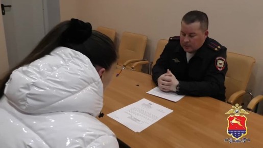 Из гражданки - в мигранты: Жительницу Магаданской области лишили гражданства России за оскорбление военных