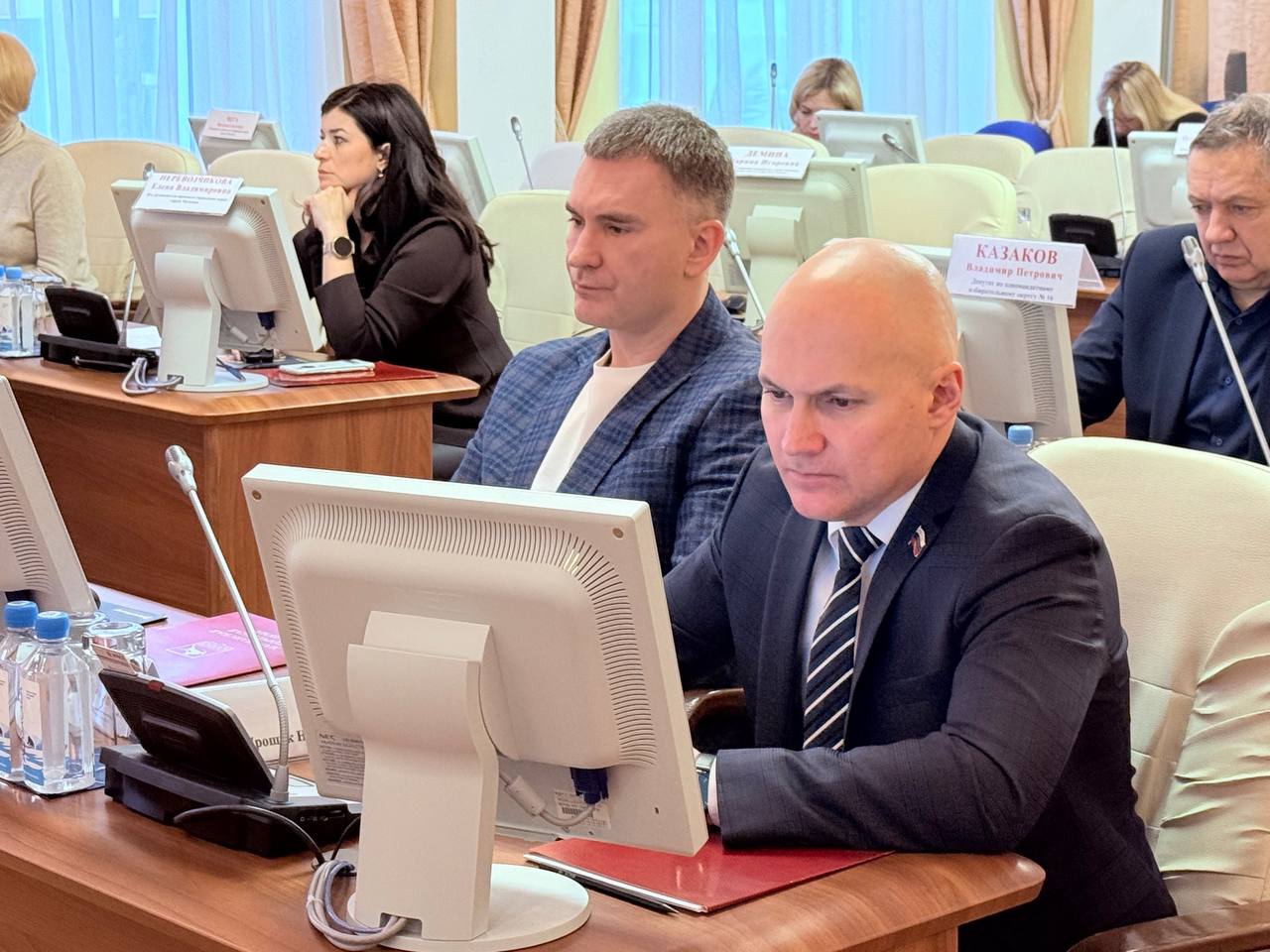 В Магаданской городской Думе прошло заседание постоянной депутатской комиссии по бюджету и вопросам экономического развития, на котором были рассмотрены девять проектов решения Магаданской городской Думы по различным... В Магаданской городской Думе прошло заседание постоянной депутатской комиссии по бюджету и вопросам экономического развития, на котором были рассмотрены девять проектов решения Магаданской городской Думы по различным...