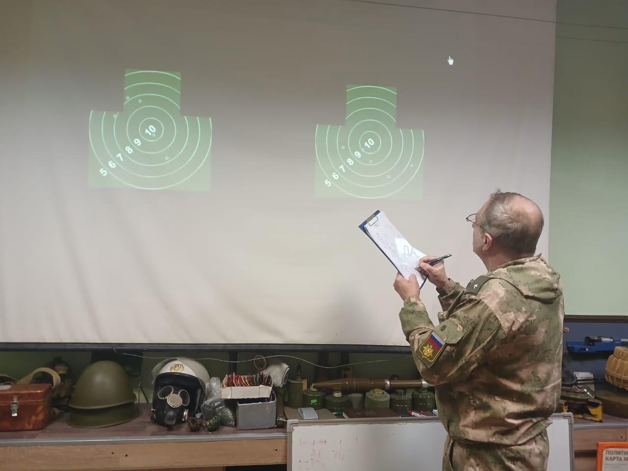 Традиционное военно-спортивное многоборье провели для школьников в магаданском центре «Подвиг» Традиционное военно-спортивное многоборье провели для школьников в магаданском центре «Подвиг»