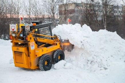 Силы ГЭЛУД и КЗХ направят в помощь управляющим организациям для уборки снега в Магадане