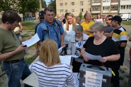 Соседская шутка обернулась долгами: как мужчина стал председателем совета дома без согласия