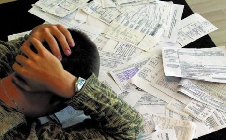 Как списать долги по ЖКХ: два варианта решения проблемы