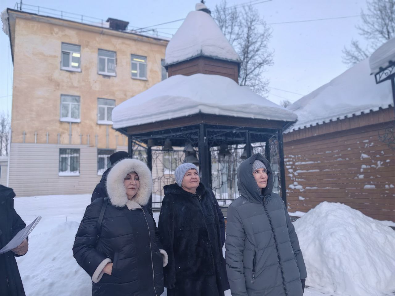 «Ленточки Победы», «Ёлка желаний» и торжественный концерт — Усть-Омчуг подготовил для гостей округа разностороннюю программу «Ленточки Победы», «Ёлка желаний» и торжественный концерт — Усть-Омчуг подготовил для гостей округа разностороннюю программу