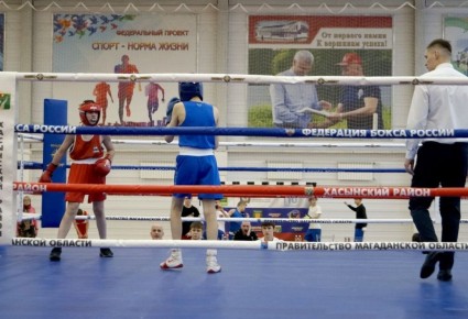 Областной чемпионат и первенство по боксу на призы концерна «Арбат» впервые проходят в колымской Палатке