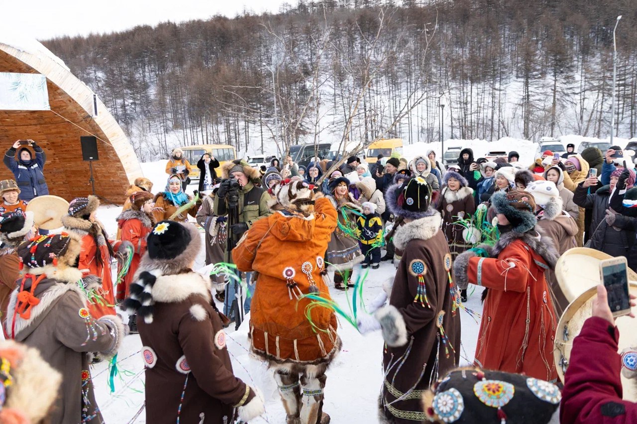 В Магаданской области отпраздновали Межрегиональный корякский праздник встречи Нового года «Туйгивин» – колоритный праздник, наполненный солнцем, радостью и атмосферой дружбы В Магаданской области отпраздновали Межрегиональный корякский праздник встречи Нового года «Туйгивин» – колоритный праздник, наполненный солнцем, радостью и атмосферой дружбы