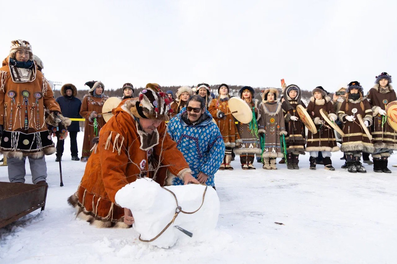 В Магаданской области отпраздновали Межрегиональный корякский праздник встречи Нового года «Туйгивин» – колоритный праздник, наполненный солнцем, радостью и атмосферой дружбы В Магаданской области отпраздновали Межрегиональный корякский праздник встречи Нового года «Туйгивин» – колоритный праздник, наполненный солнцем, радостью и атмосферой дружбы