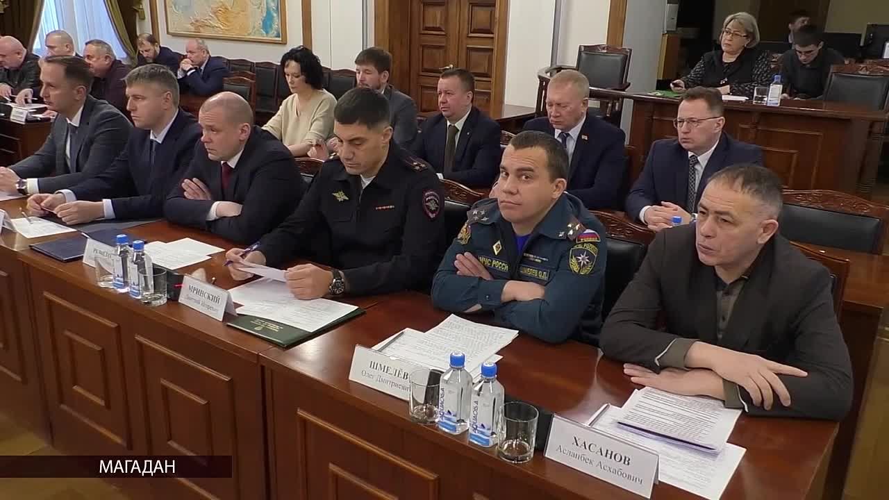 В правительстве Колымы обсудили меры обеспечения безопасности в период новогодних праздников