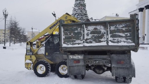 В Магадане 30 декабря городские службы продолжают расширение проезжей части, расчистку тротуаров, вывоз снега