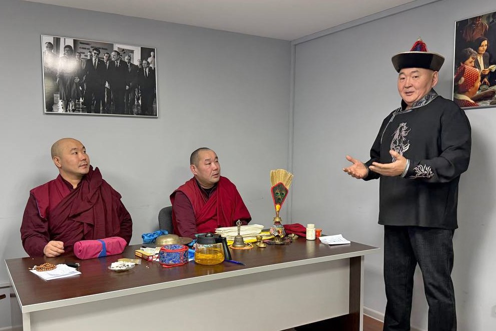 Буддийские ламы в третий раз приехали на Колыму с благословением наступившего 2026 года Буддийские ламы в третий раз приехали на Колыму с благословением наступившего 2026 года