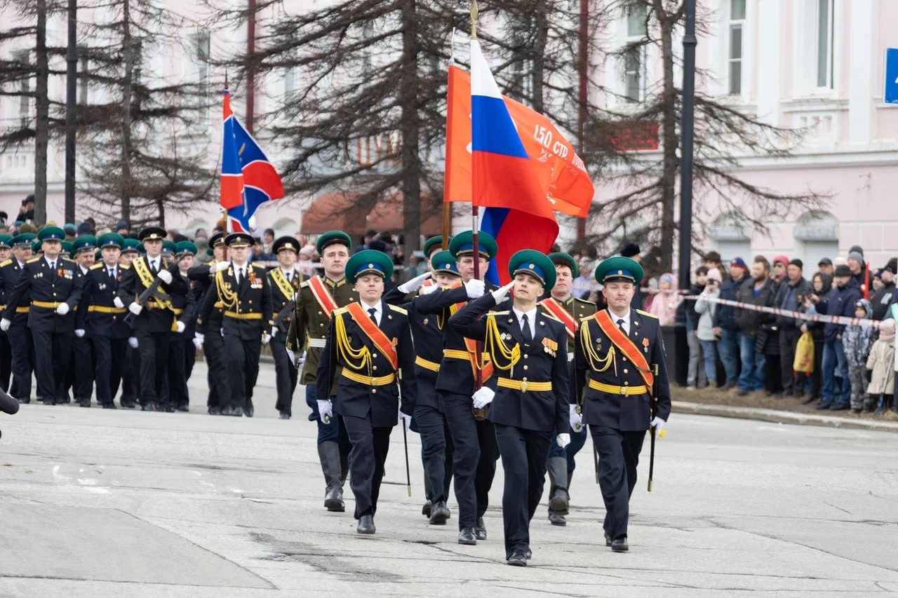 Парад Победы на земле и в воздухе провели колымчане в 2025 году Парад Победы на земле и в воздухе провели колымчане в 2025 году