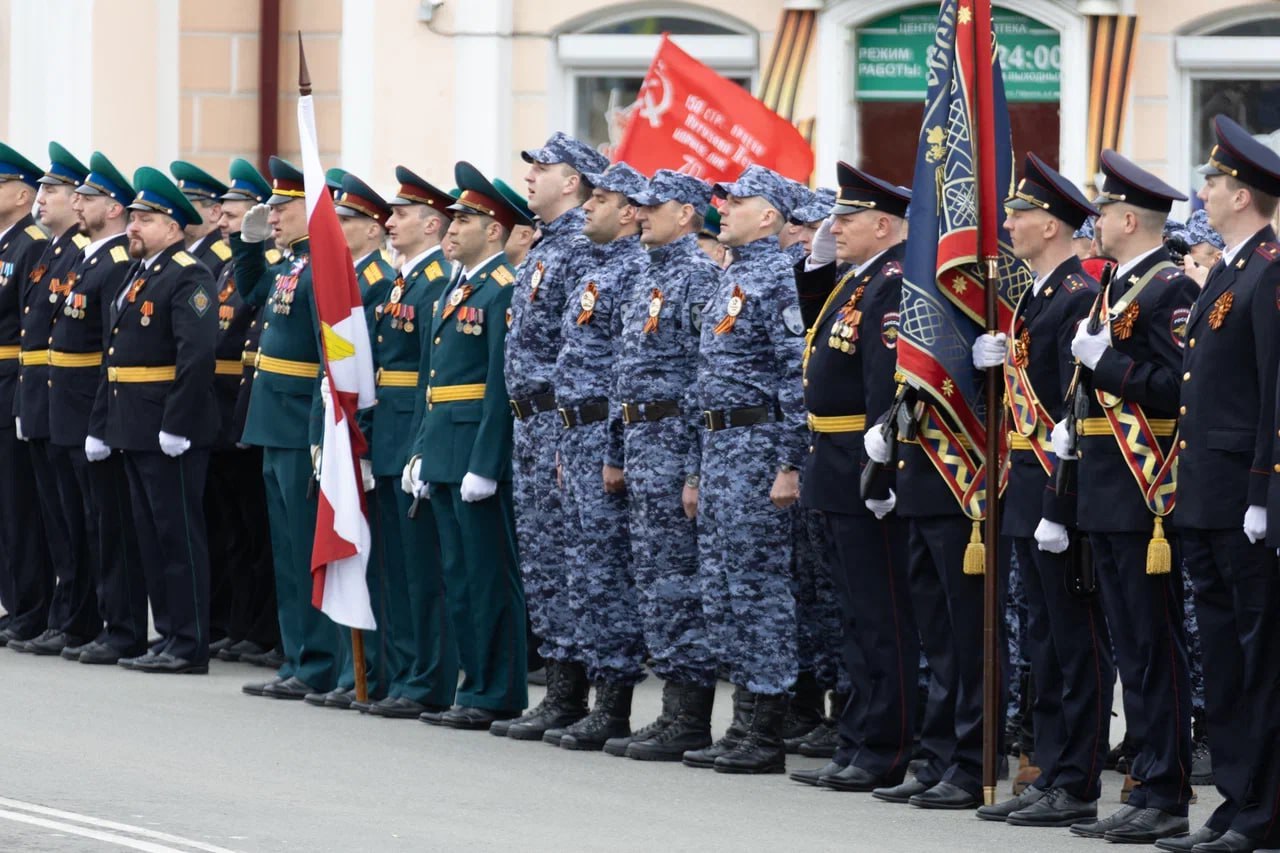 Парад Победы на земле и в воздухе провели колымчане в 2025 году Парад Победы на земле и в воздухе провели колымчане в 2025 году