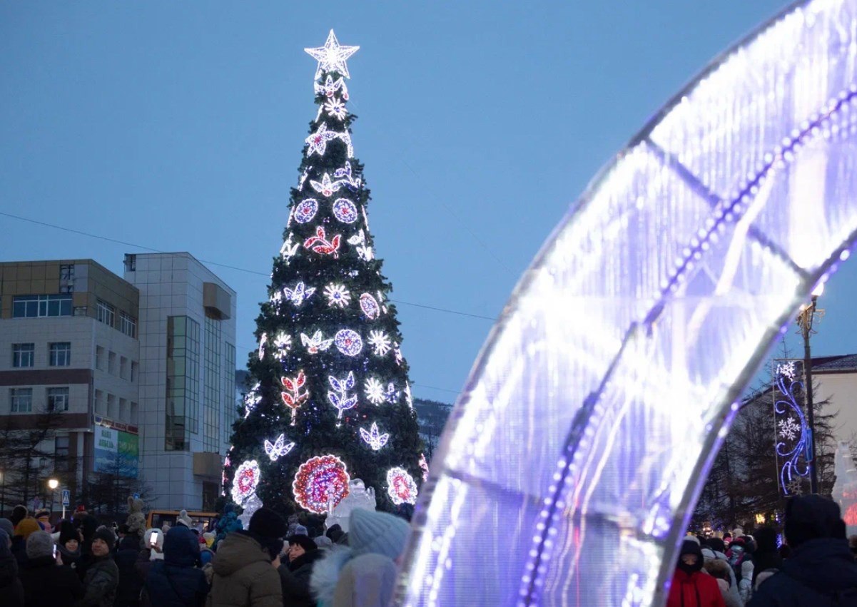 Традиция наряжать елку зимой появилась благодаря Рождеству