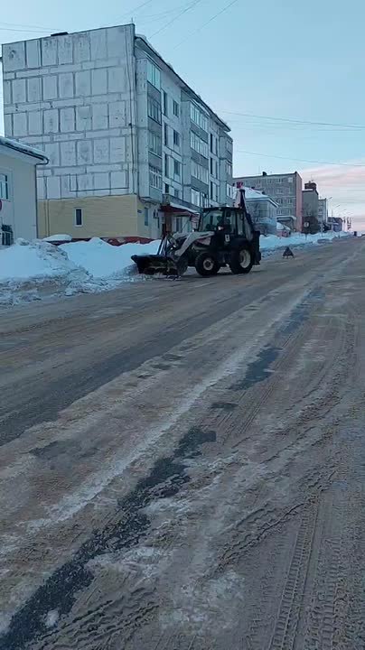 Лариса Поликанова: В эти праздничные дни продолжаем расчистку города от снега