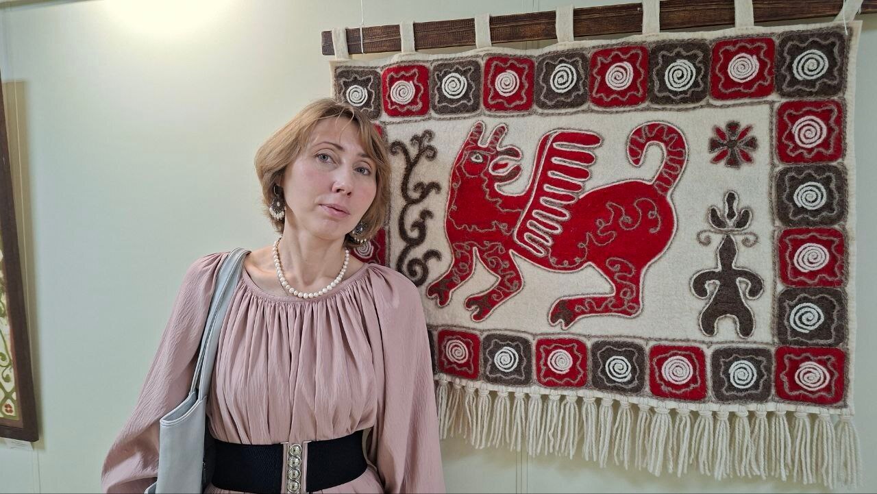 Детская школа искусств поселка Ягодное приняла участие во Всероссийском форуме «Этнопространство-2025», который проходил в Новосибирске и собрал почти 700 участников из более 15 регионов Детская школа искусств поселка Ягодное приняла участие во Всероссийском форуме «Этнопространство-2025», который проходил в Новосибирске и собрал почти 700 участников из более 15 регионов