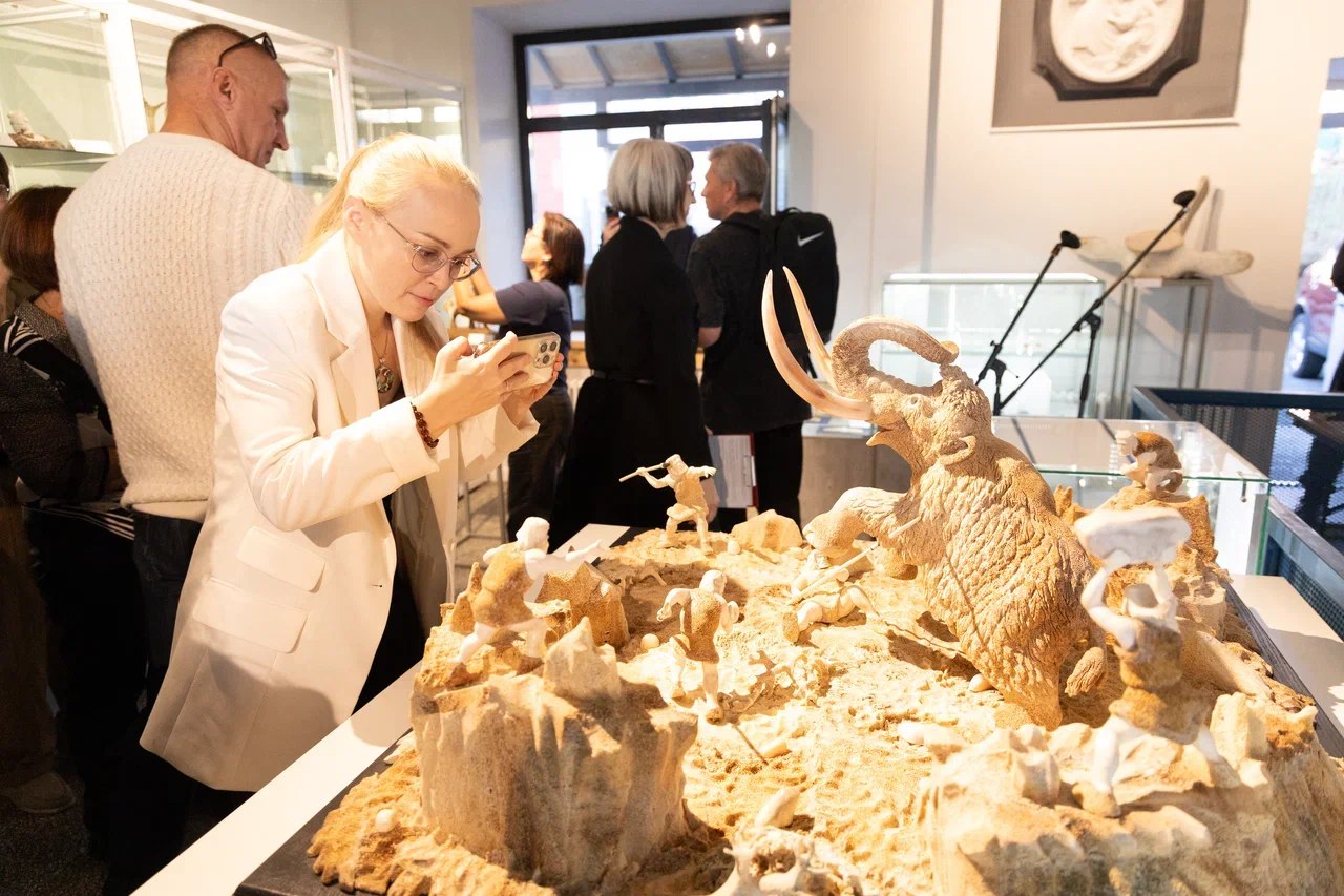 Юбилейный фестиваль косторезного искусства собрал в Магадане талантливейших мастеров в 2025 году